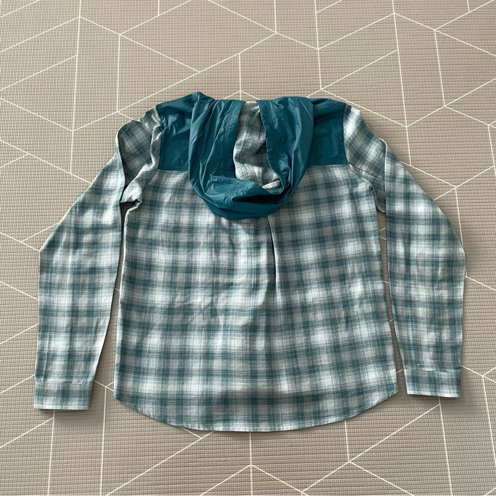 Under Armour Women's Sz S Blue Flannel Jacket‎ Hoodie - Picture 3 of 5
